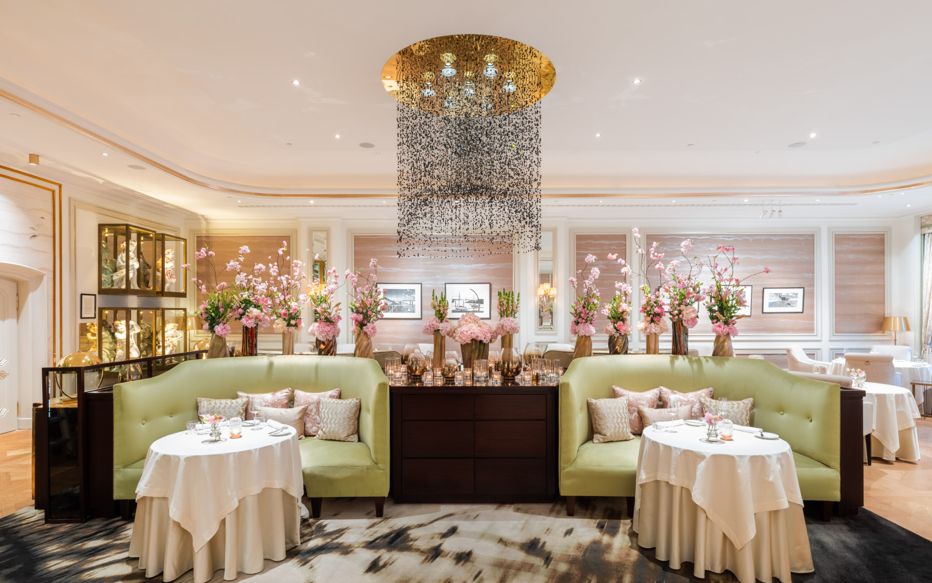 Inneneinrichtung im Restaurant *** Haerlin im Hotel Vier Jahreszeiten